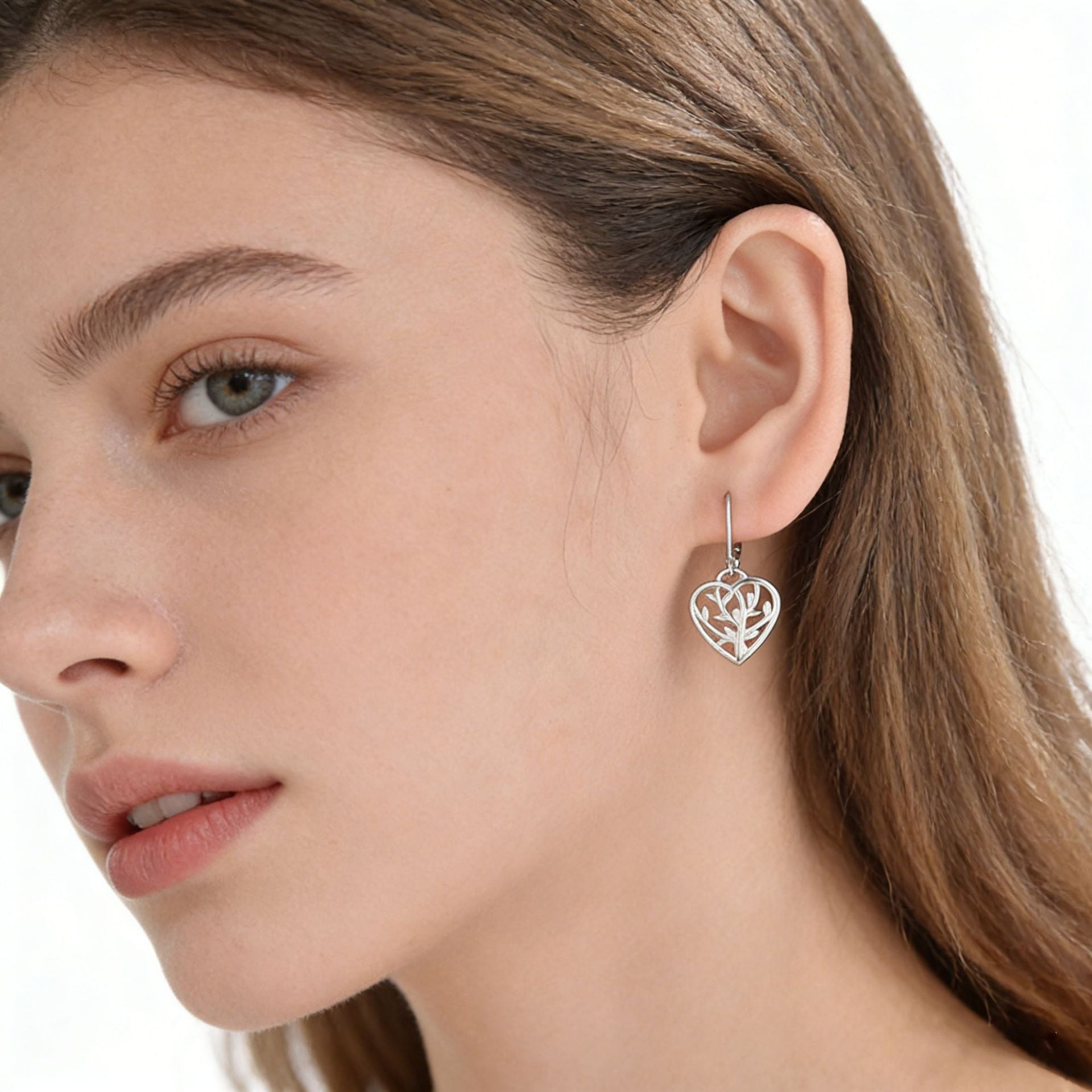 Heart-shaped leaf earrings