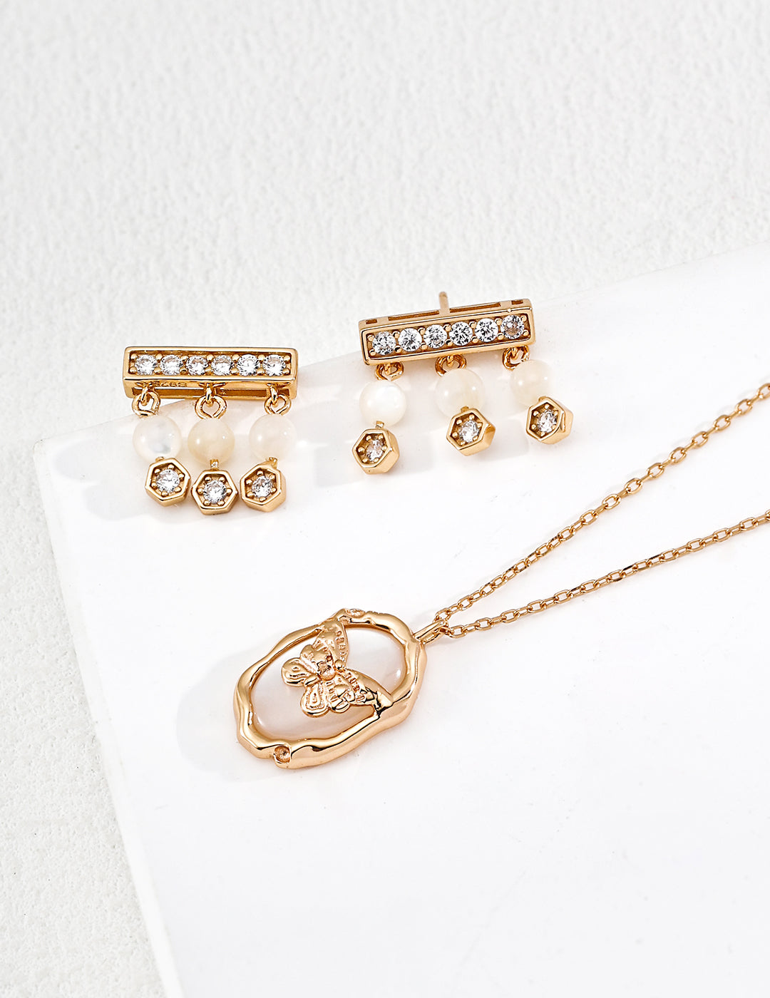 Mother-of-Pearl Zircon Earrings