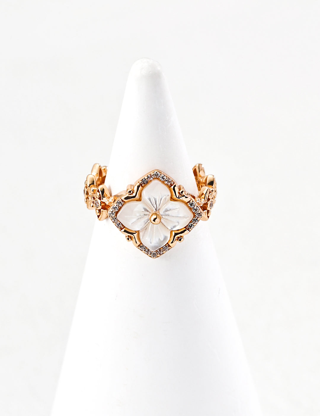 Clover Series Mother-of-Pearl Ring