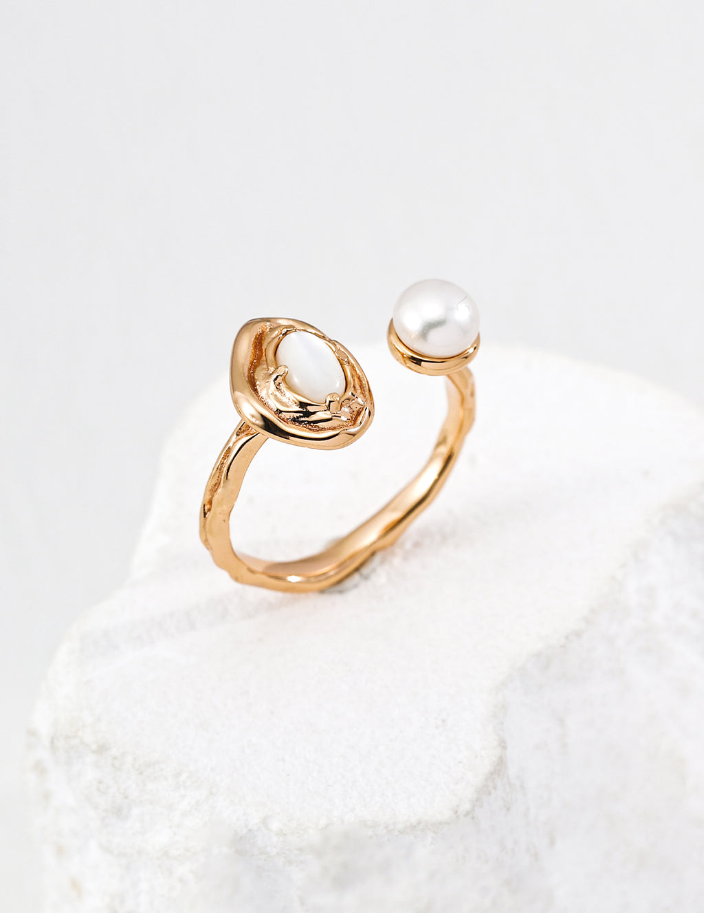 Mother-of-pearl/Turquoise Ring